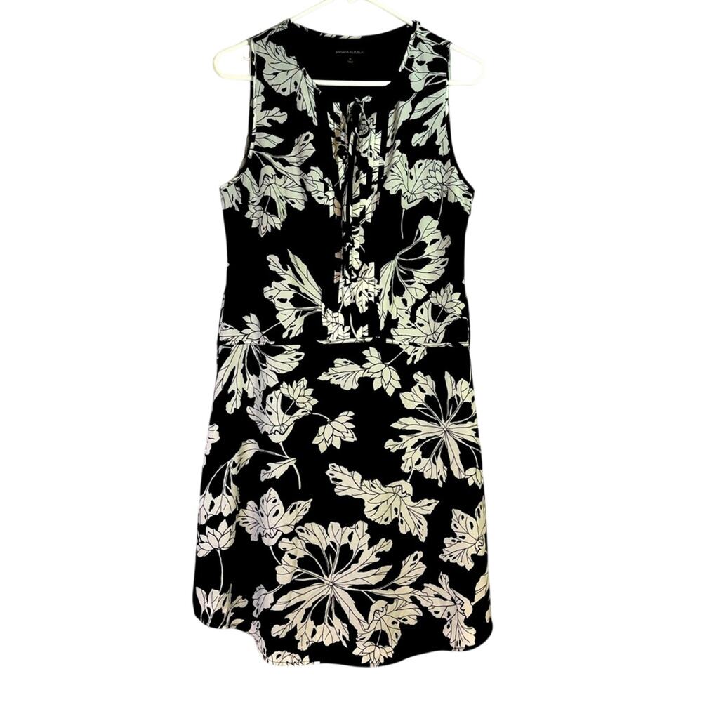 Banana Republic Black and White Sleeveless Floral Drop Waist Dress Size 6 L0235